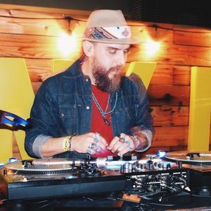 Meet your Posher, Nic